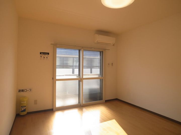 ROSE GARDENの居間