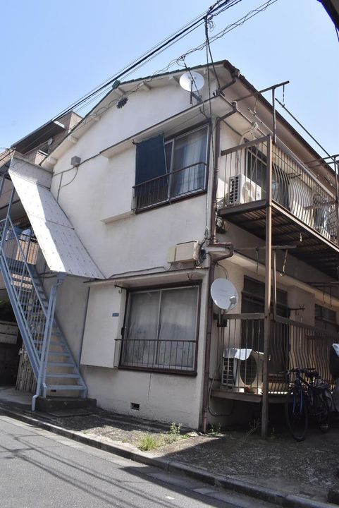 堤荘の外観