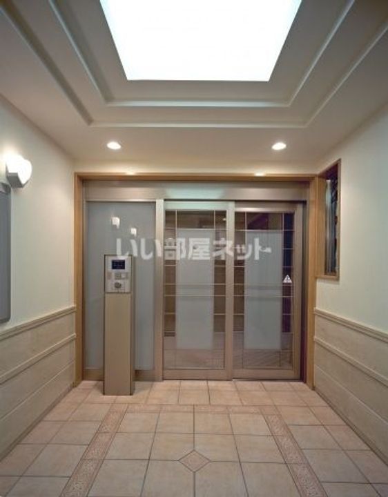 アスティオン早稲田の玄関