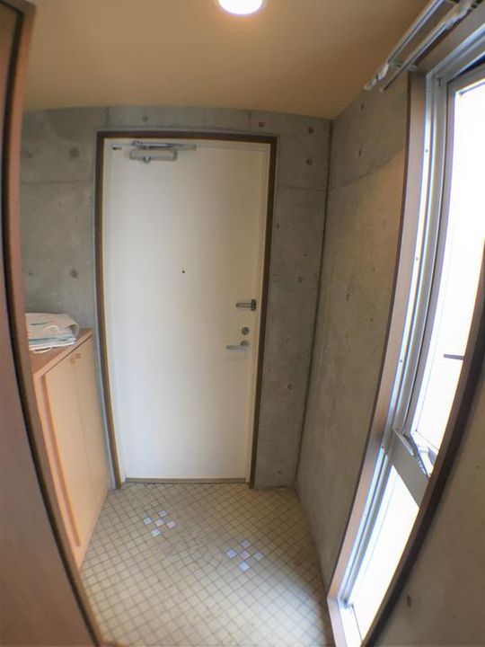 アルトジャルダンIIの玄関