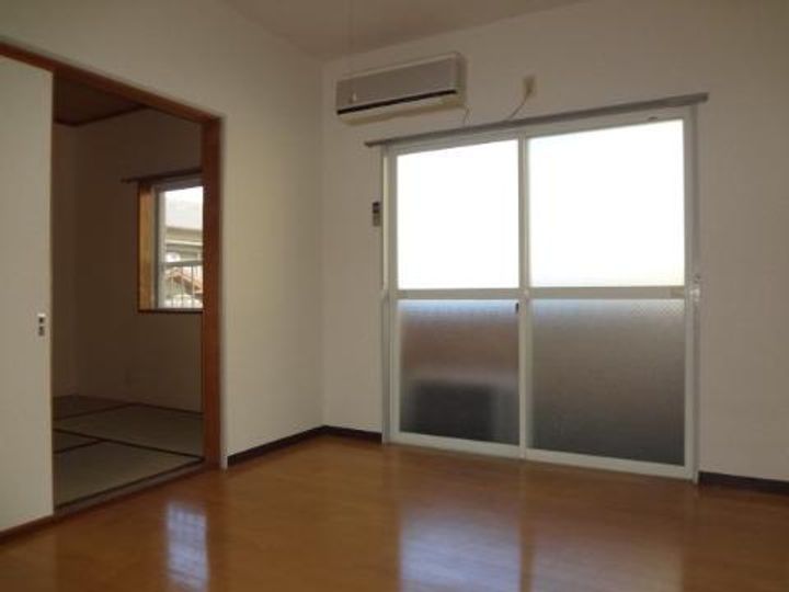 三重県松阪市中央町(アパート)の賃貸物件の居間