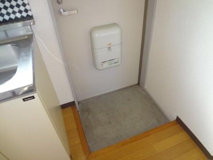 三重県松阪市中央町(アパート)の賃貸物件の玄関