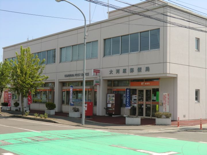 ラヴィッサンプルミエの周辺