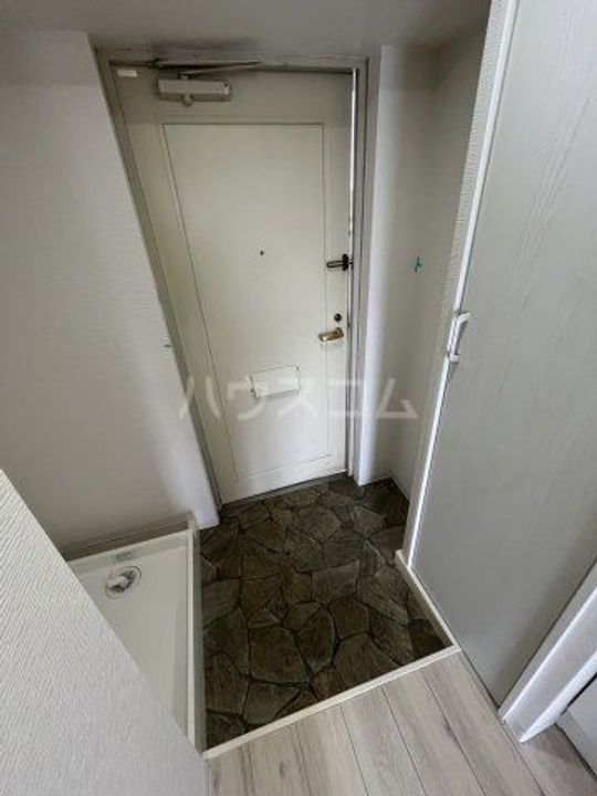 CASA NOAH名古屋Iの玄関