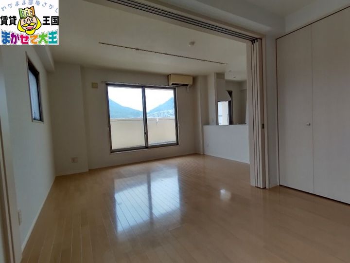 ベガ岩屋ツインタワーの居間