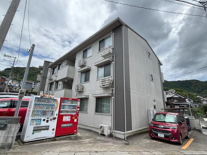 シェリエ立岩の外観