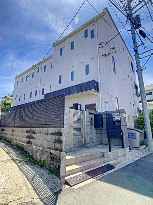 東京都中野区中央4(アパート)の賃貸物件の外観