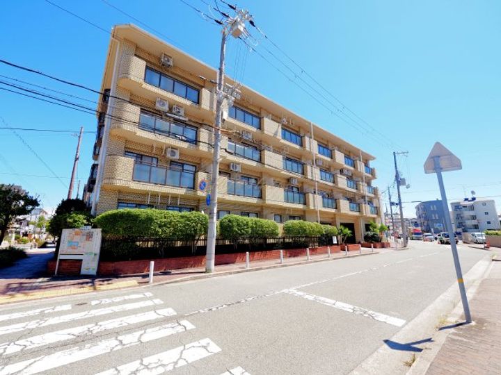 ドヌール南塚口の外観