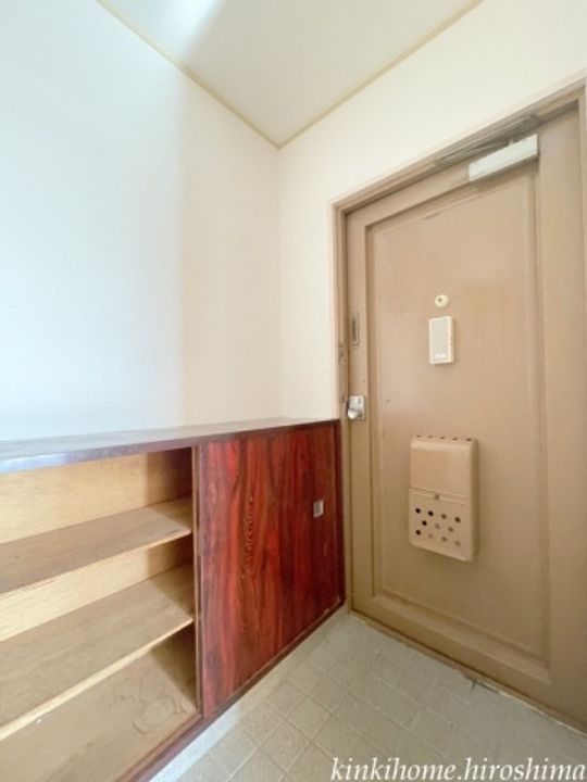 広島県広島市佐伯区三筋2(マンション)の賃貸物件の玄関
