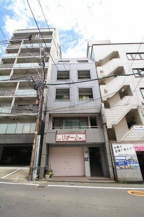 ベルシティプルナスの外観