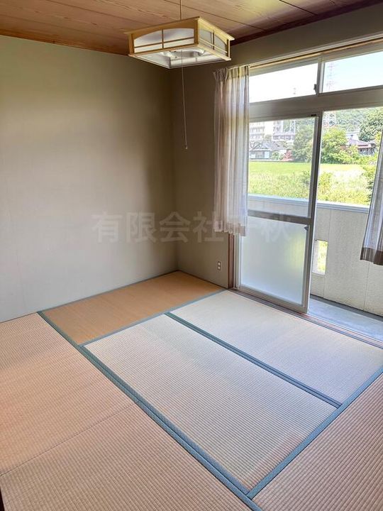 ホワイトハイツの居間