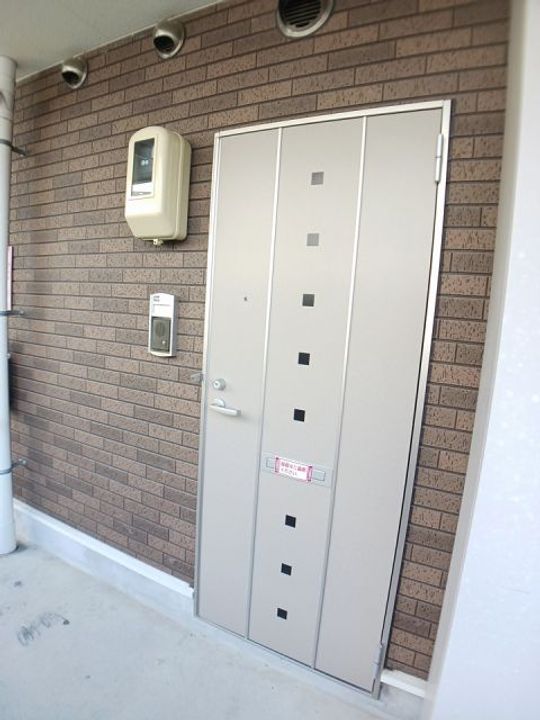 福島県福島市丸子字御山越(マンション)の賃貸物件の玄関