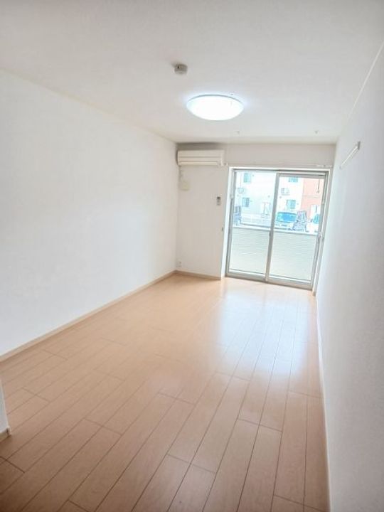 福島県福島市丸子字御山越(マンション)の賃貸物件の居間