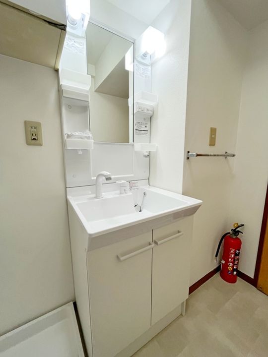 酒巻ビルの内装