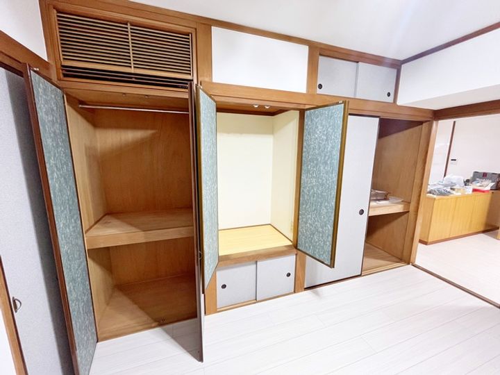 酒巻ビルの内装