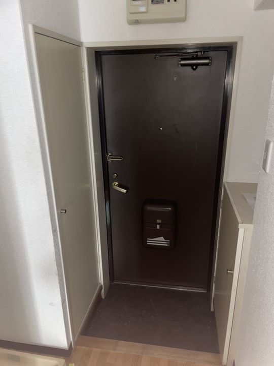 グレース百合丘の玄関