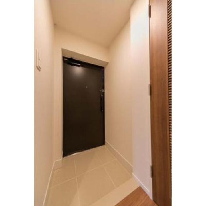 東京都中央区銀座8(マンション)の賃貸物件の玄関