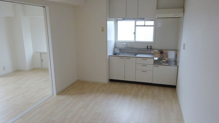 大阪府豊中市熊野町4の賃貸マンションのキッチン