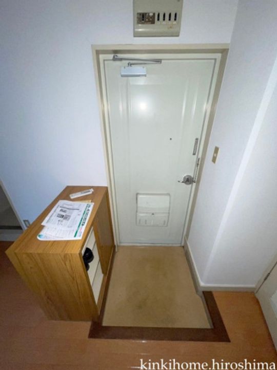 広島県広島市佐伯区楽々園4(マンション)の賃貸物件の玄関