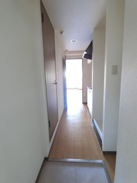 エスエスハイツ市川の玄関