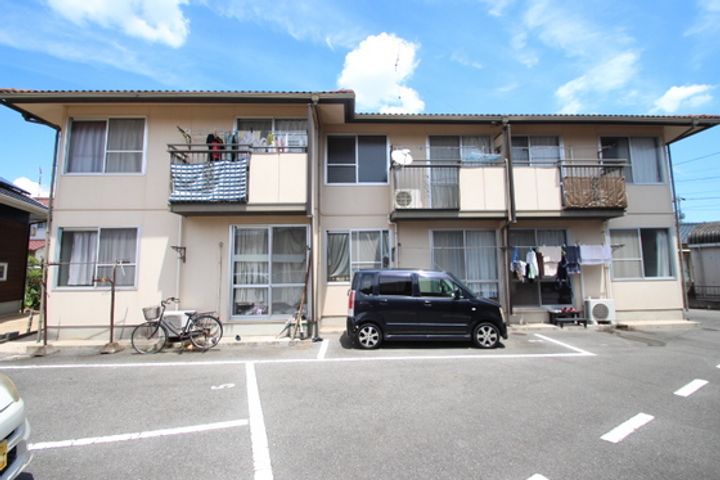 プランドール高屋の外観