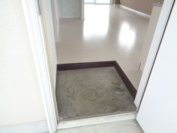 スカイハイツ桜ヶ丘の玄関
