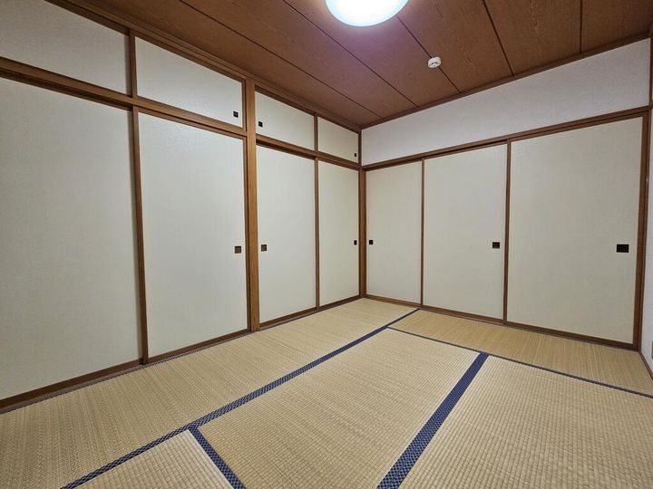 ソレール安東の居間