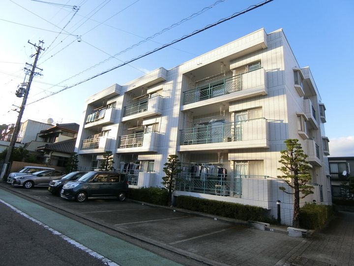ソレール安東の外観