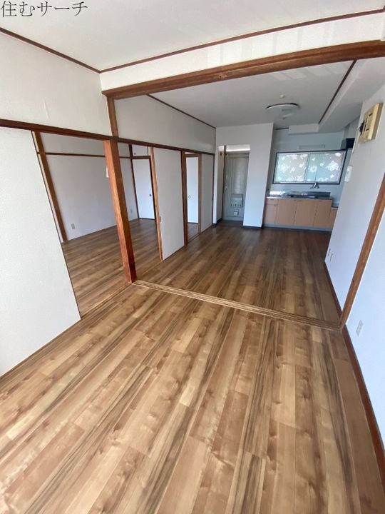 プレシャスビルの居間