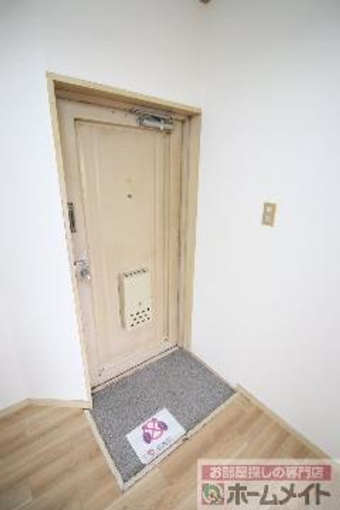 大阪府大阪市西成区南津守6(マンション)の賃貸物件の玄関