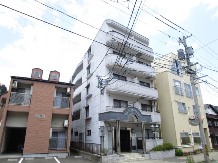 アーバンハイツ向山の外観