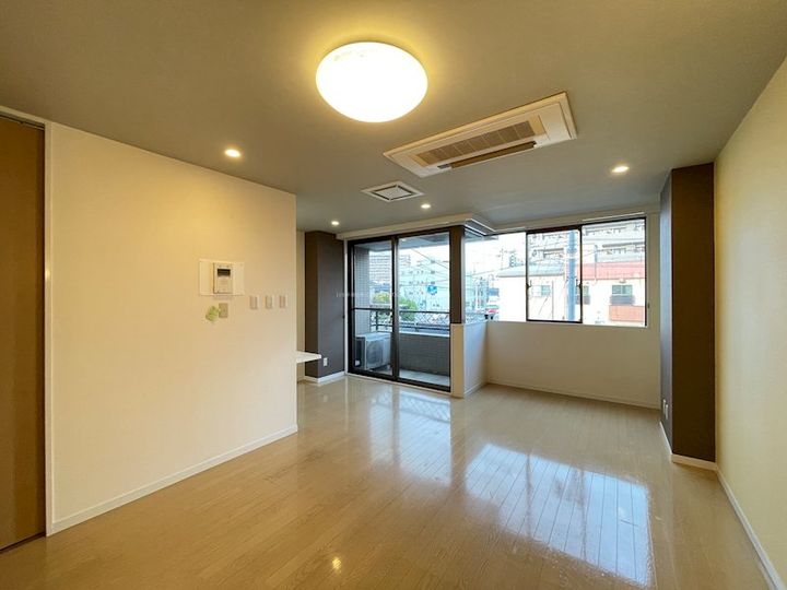 リバーサイド新潟の居間