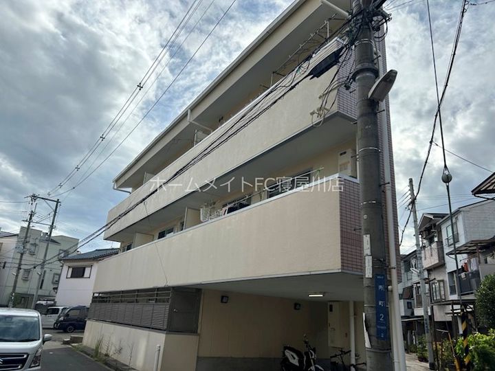 メゾンAKINAI香里の外観