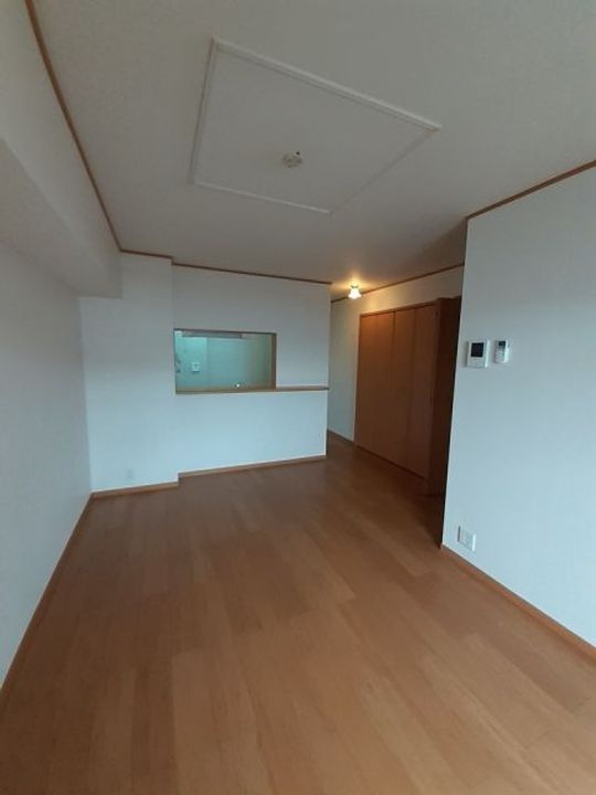 ポポラーレAの居間