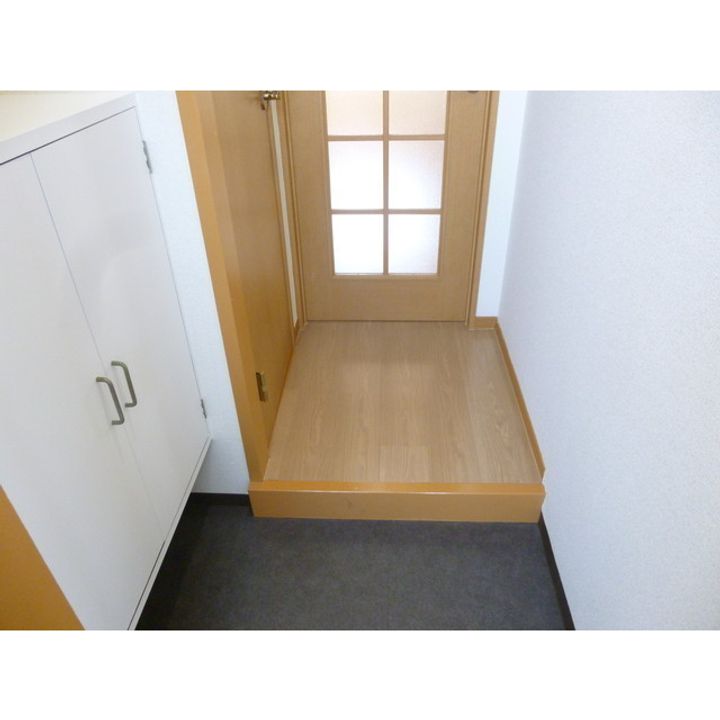 木野ビルの玄関