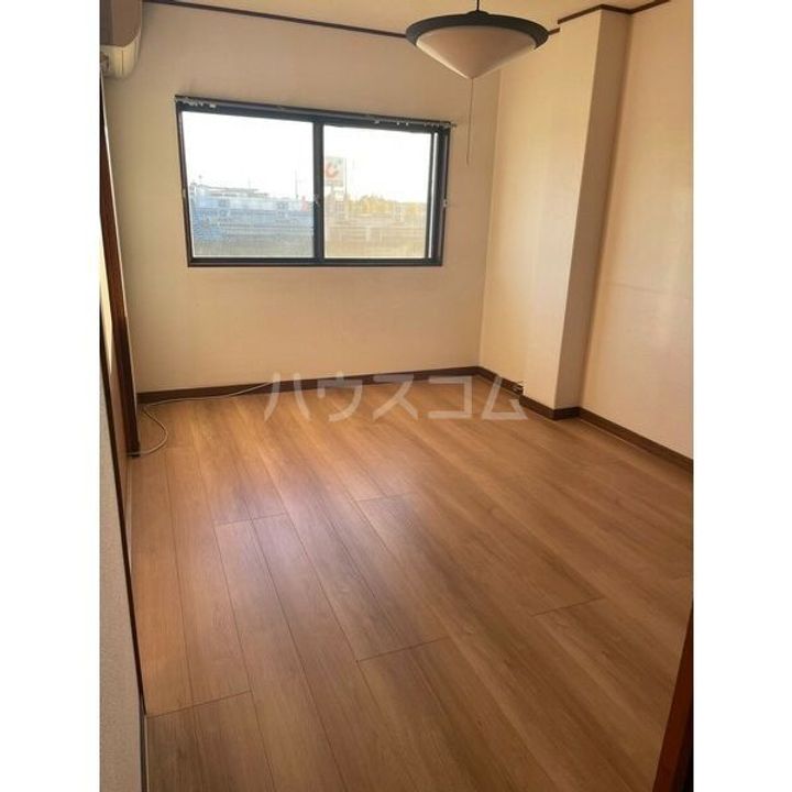 篠原マンションの居間