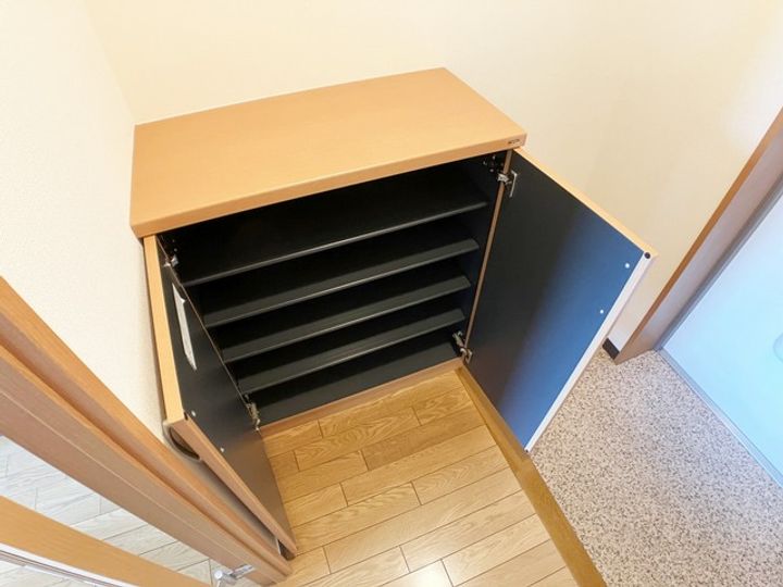 ホワイトピアニー イーストの内装