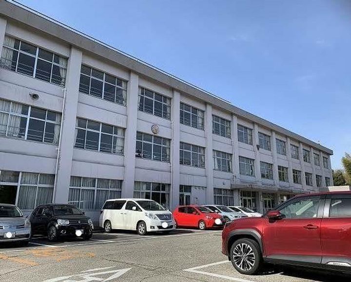 ライフフィールドマンションの周辺