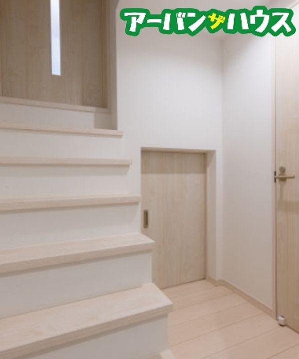 ADC高島駅東の内装