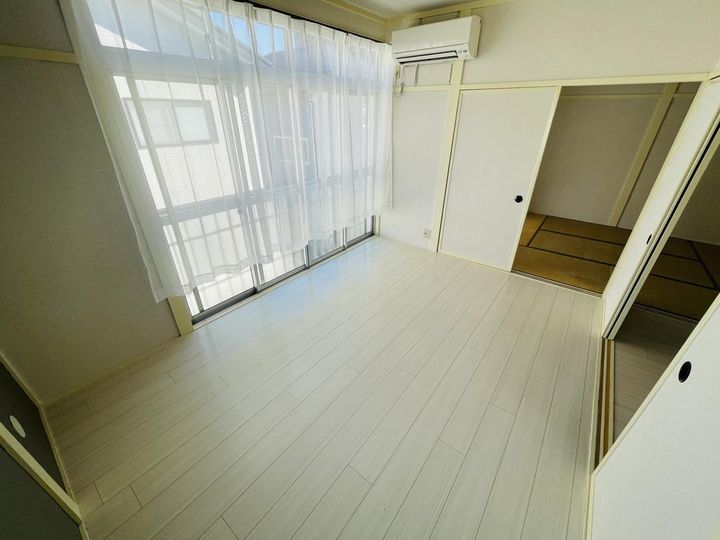 泉崎ハイツの居間