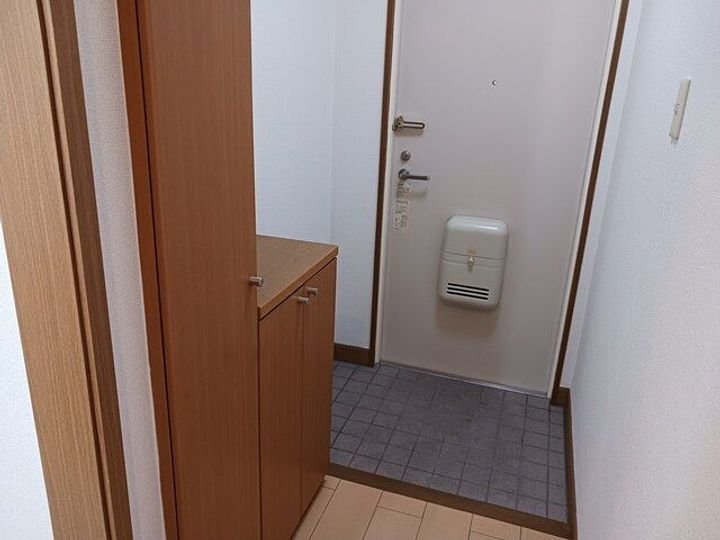 レインボウ・Iの玄関