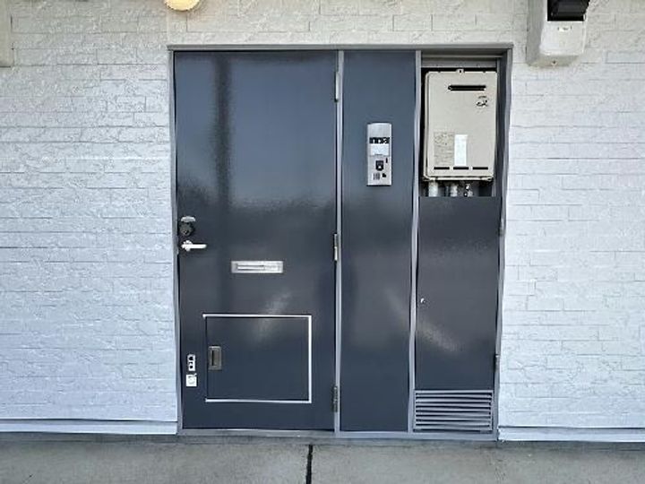 レオパレスクレインベールIIの玄関