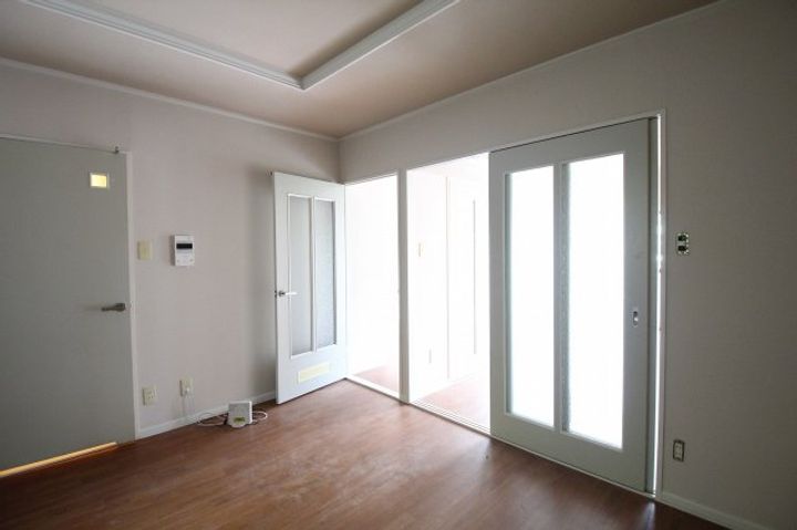 リマーカーブル己斐の居間