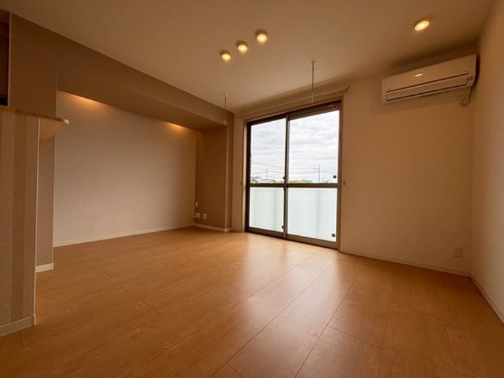 サン・プレジオ 妙の居間