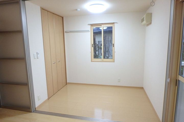 金ヶ崎町西根北荒巻【セジュールルーエ I】築19年の居間