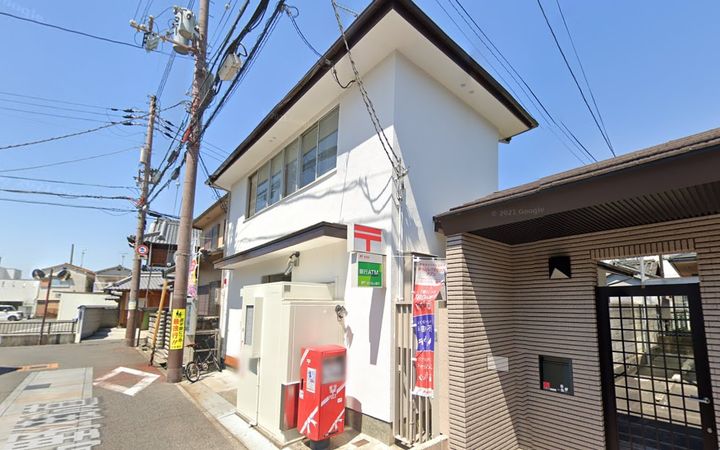 スペチアーレ クアットロの周辺