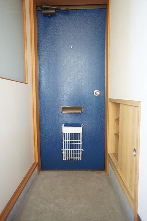 コーポアルファの玄関