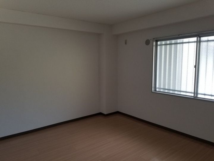 アメニティー伊島の内装
