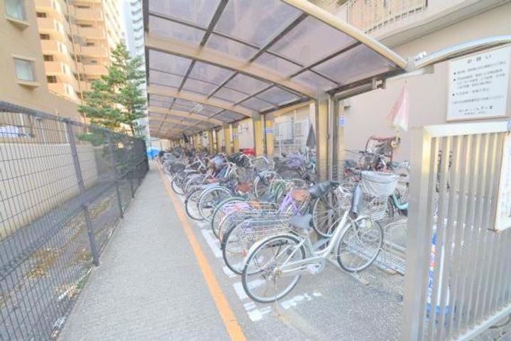 シャトー八戸の里の地図