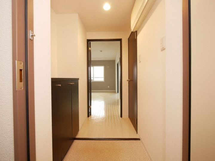 クラリス菊水の玄関